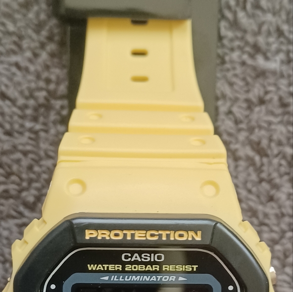 💥SOLD💥CASIO G-SHOCK DW5600WB - Picture 5 of 10